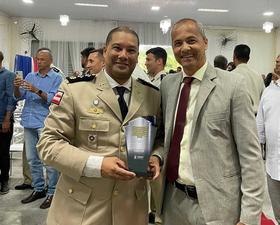 Camacã: Prefeito Paulo do Gás participa de solenidade da troca de comando da Polícia Militar